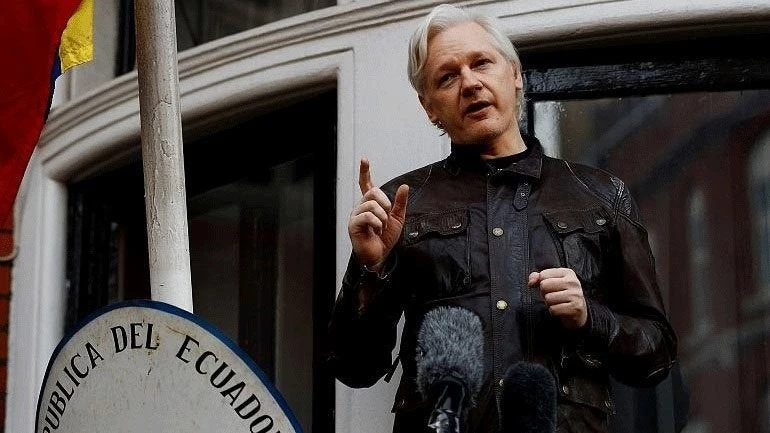 Δικηγόρος του Ασάνζ απορρίπτει τη συμφωνία του Ισημερινού με τη Βρετανία